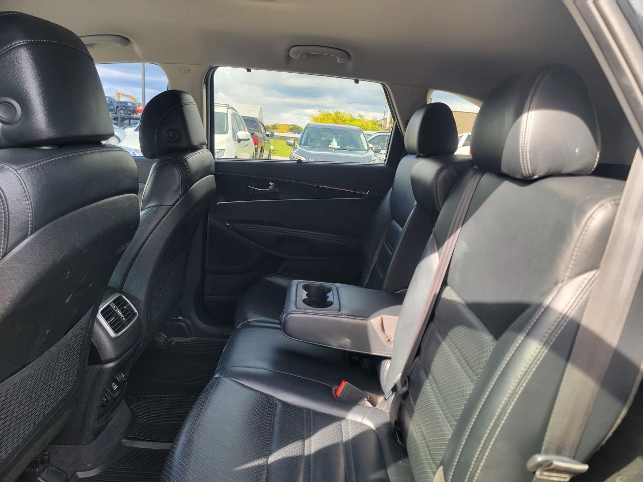 2017 Kia Sorento EX Turbo - Photo #16