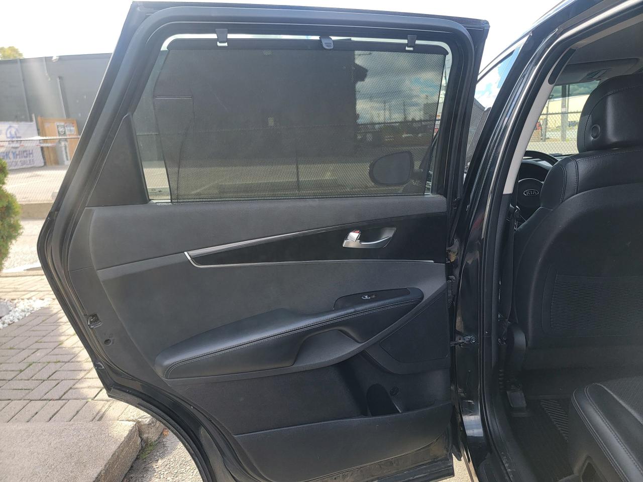 2017 Kia Sorento EX Turbo - Photo #23