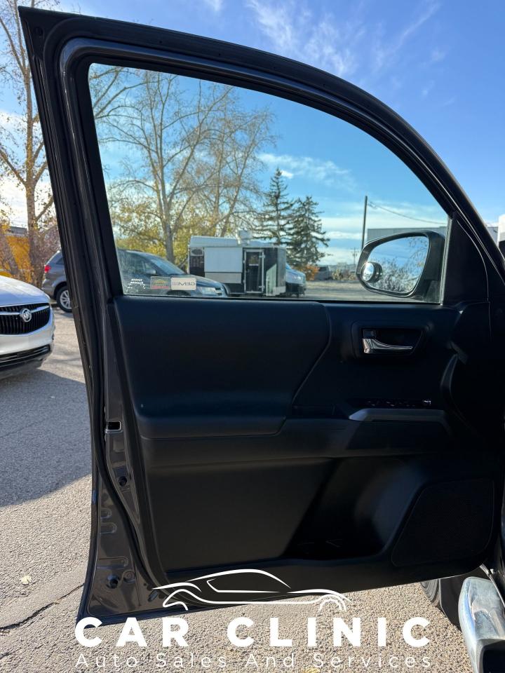 2018 Toyota Tacoma SR5 - Photo #9