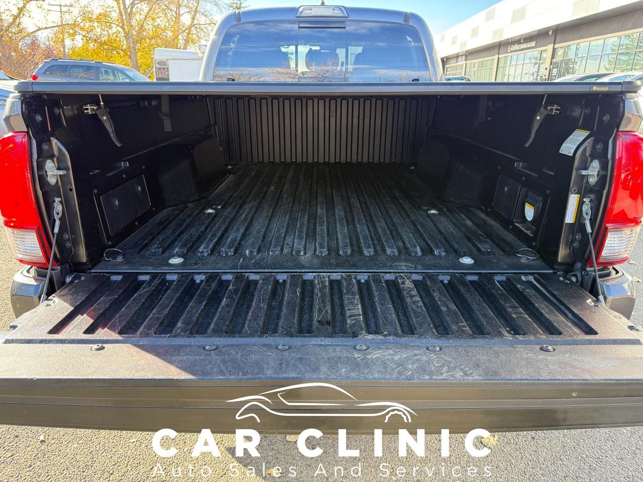 2018 Toyota Tacoma SR5 - Photo #22