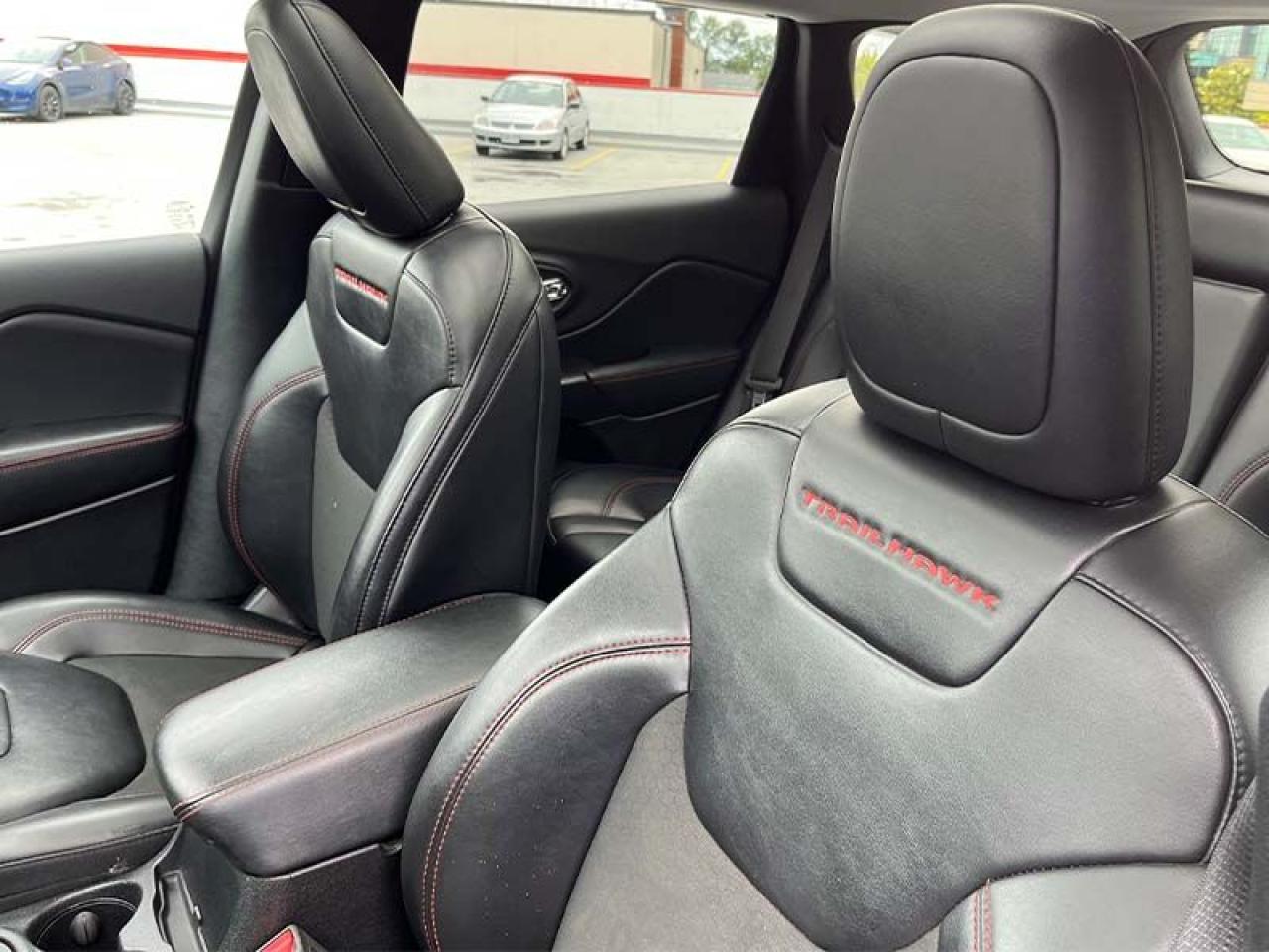 2021 Jeep Cherokee TRAILHAWK ELITE 4X4 - Photo #12