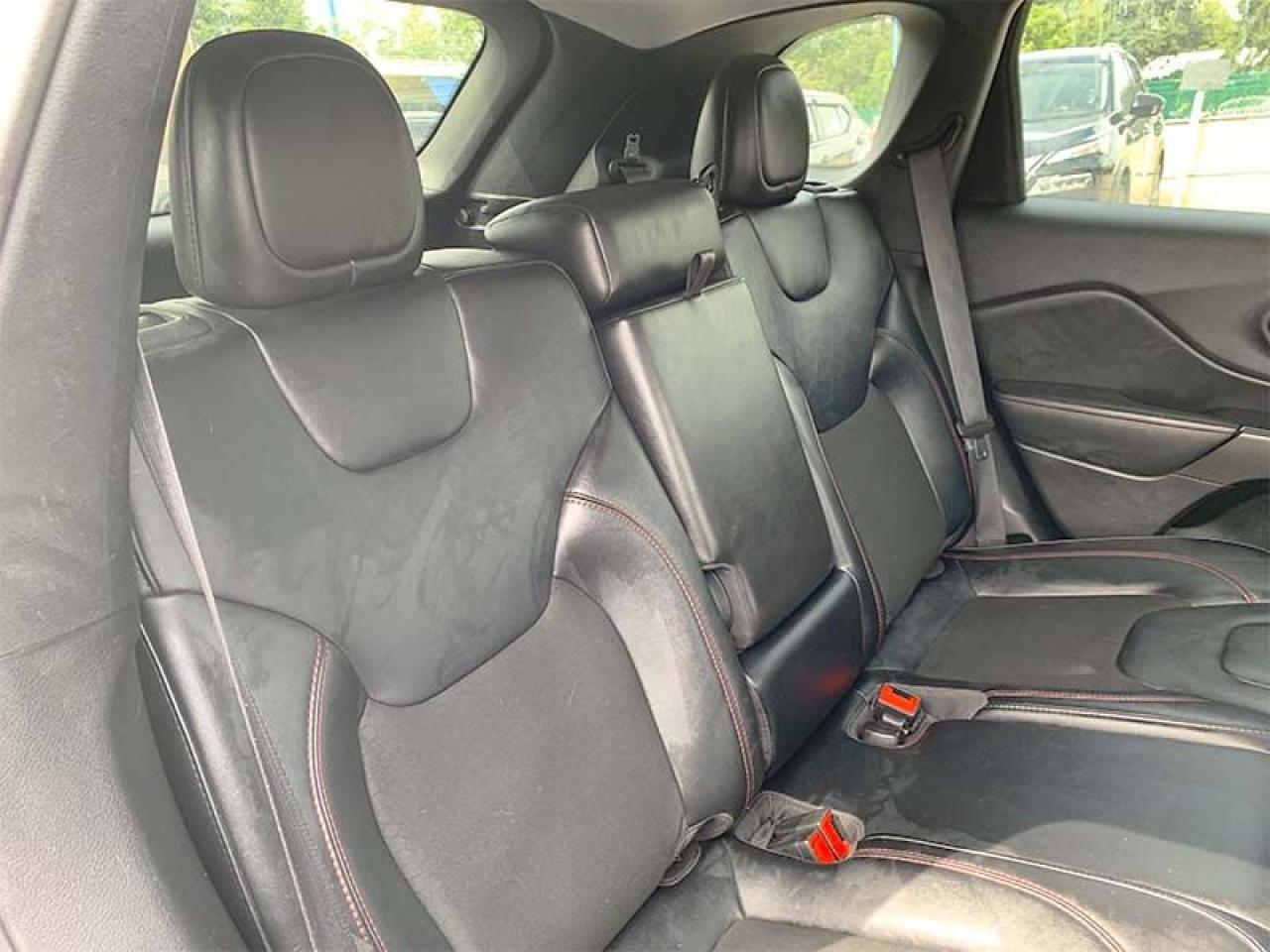 2022 Jeep Cherokee Trailhawk - Photo #12