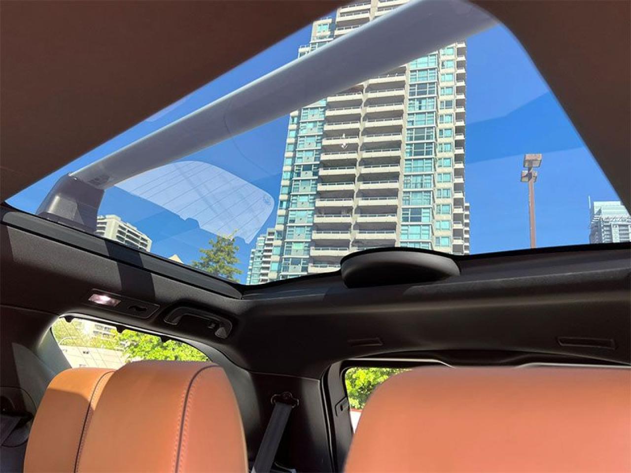 2017 Land Rover Discovery HSE LUXURY - Photo #6