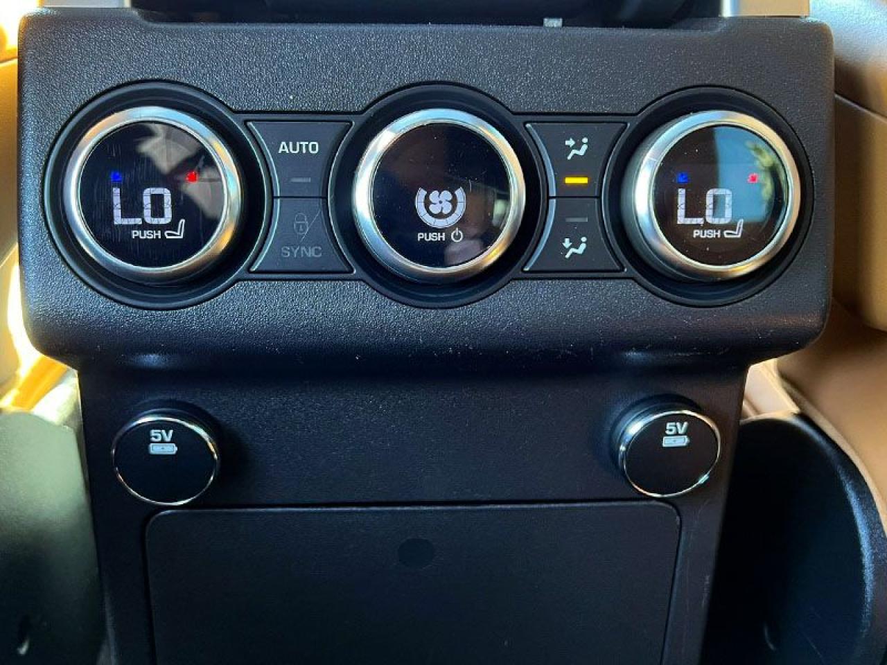 2017 Land Rover Discovery HSE LUXURY - Photo #12