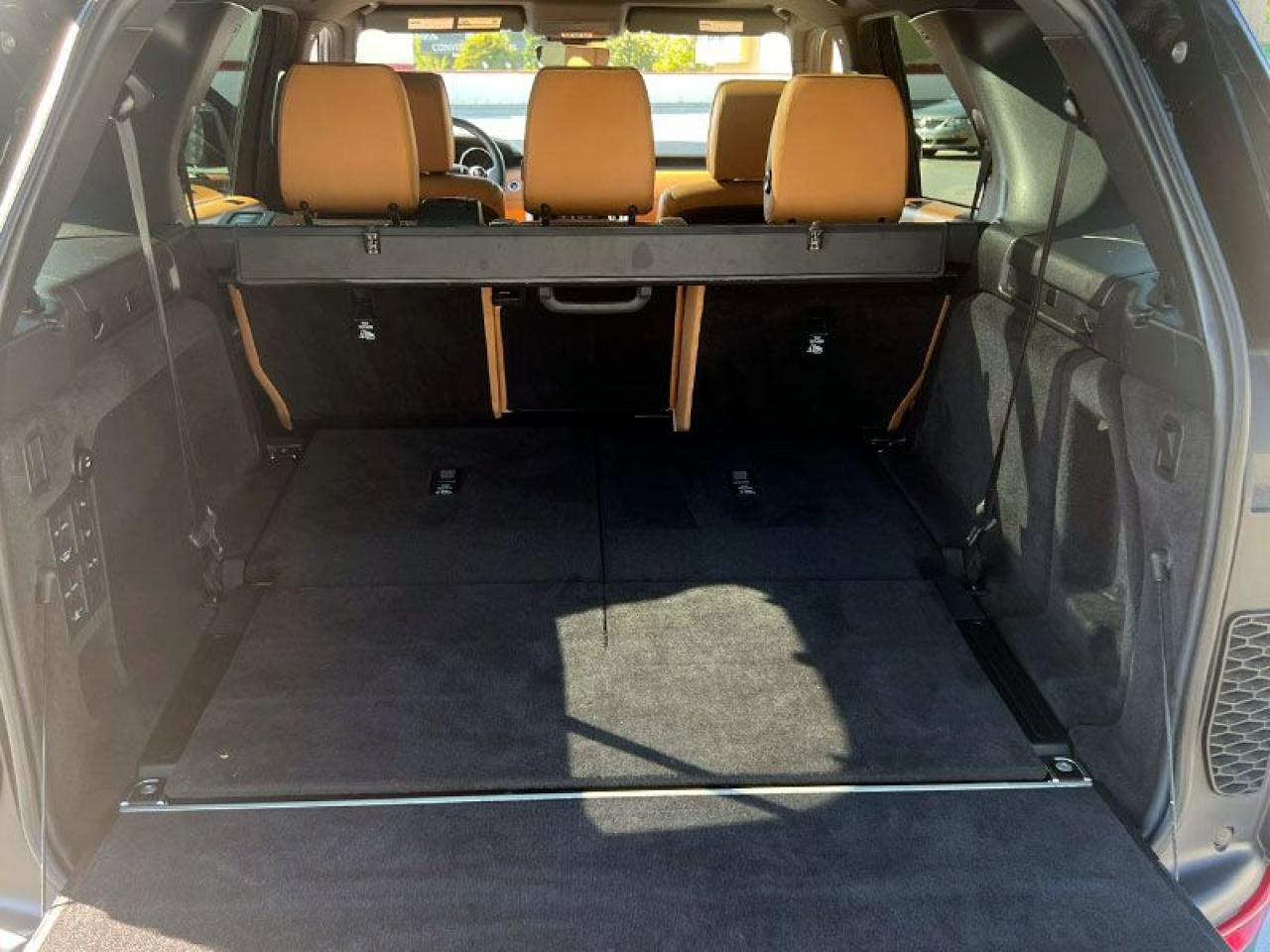 2017 Land Rover Discovery HSE LUXURY - Photo #14