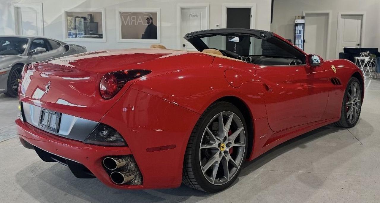 2010 Ferrari California  - Photo #4