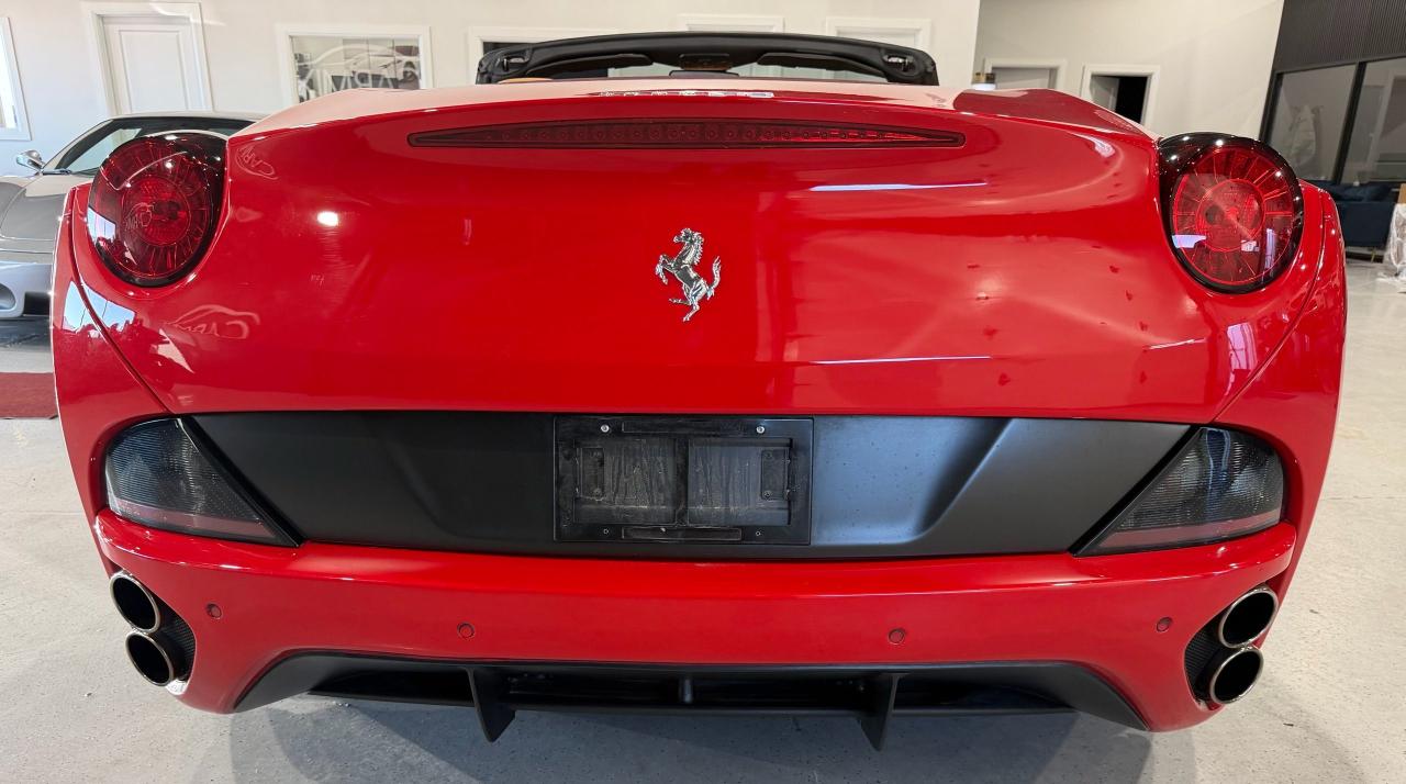 2010 Ferrari California  - Photo #5