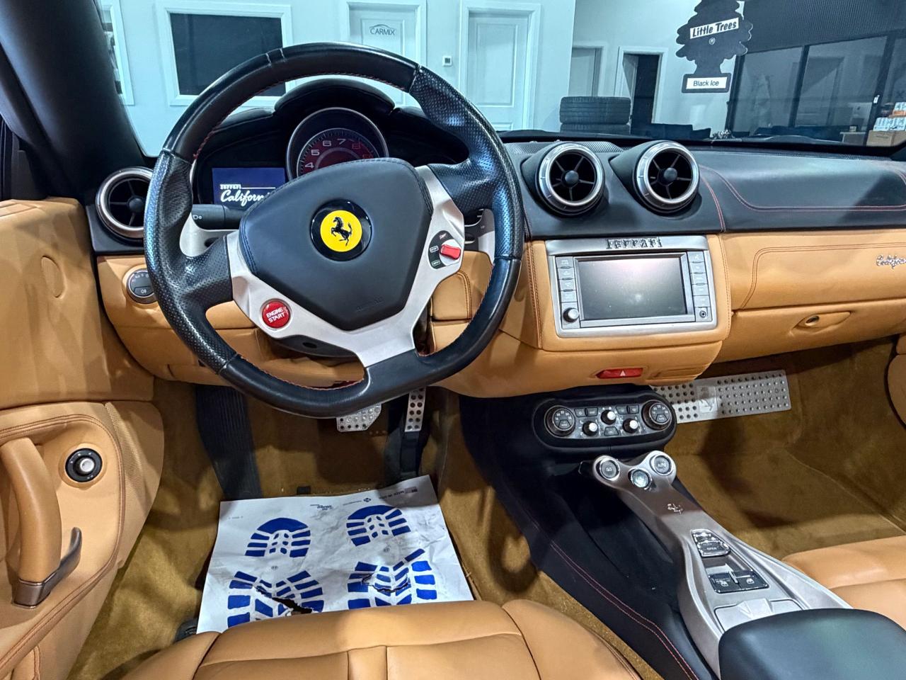 2010 Ferrari California  - Photo #15