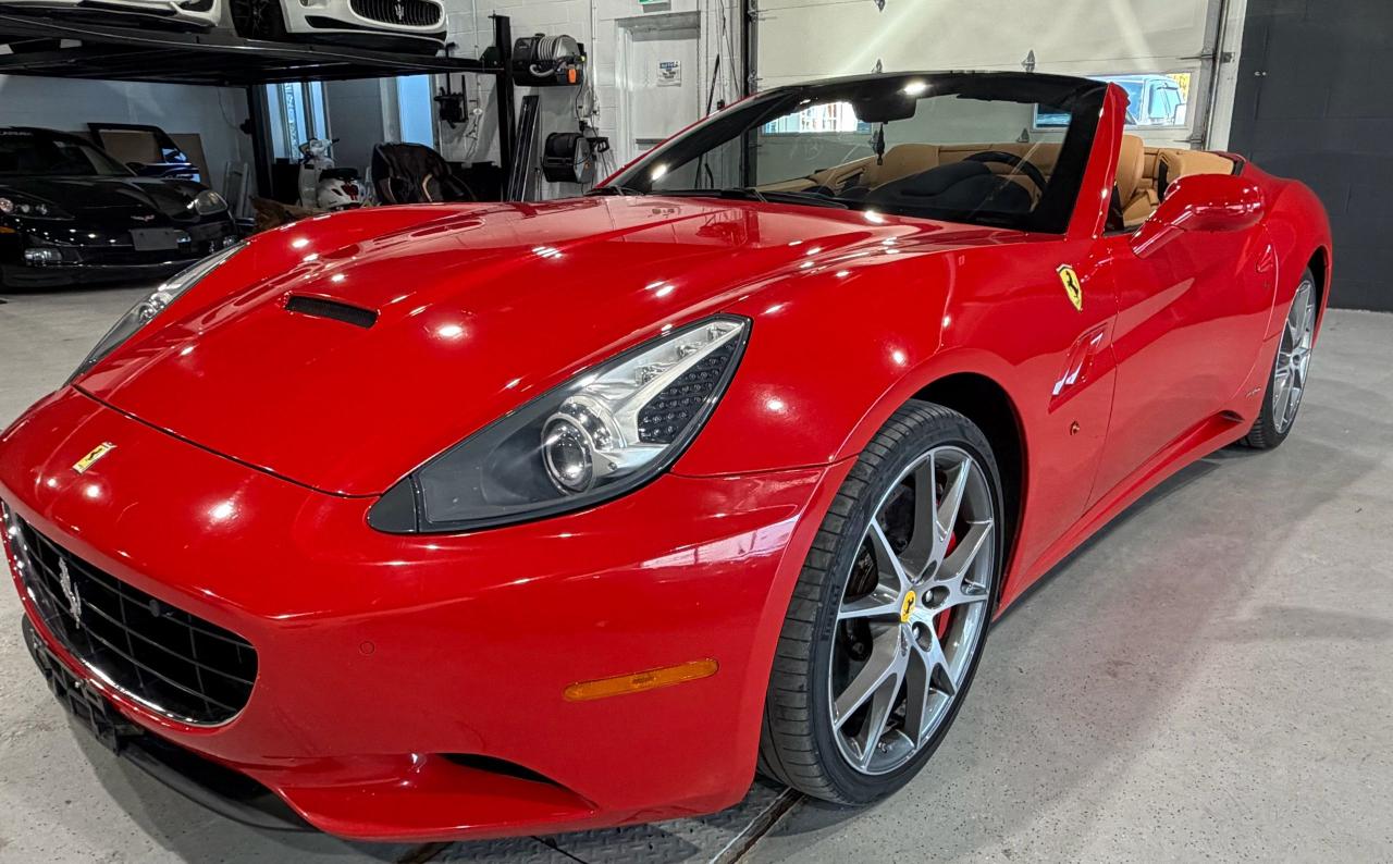 2010 Ferrari California  - Photo #9