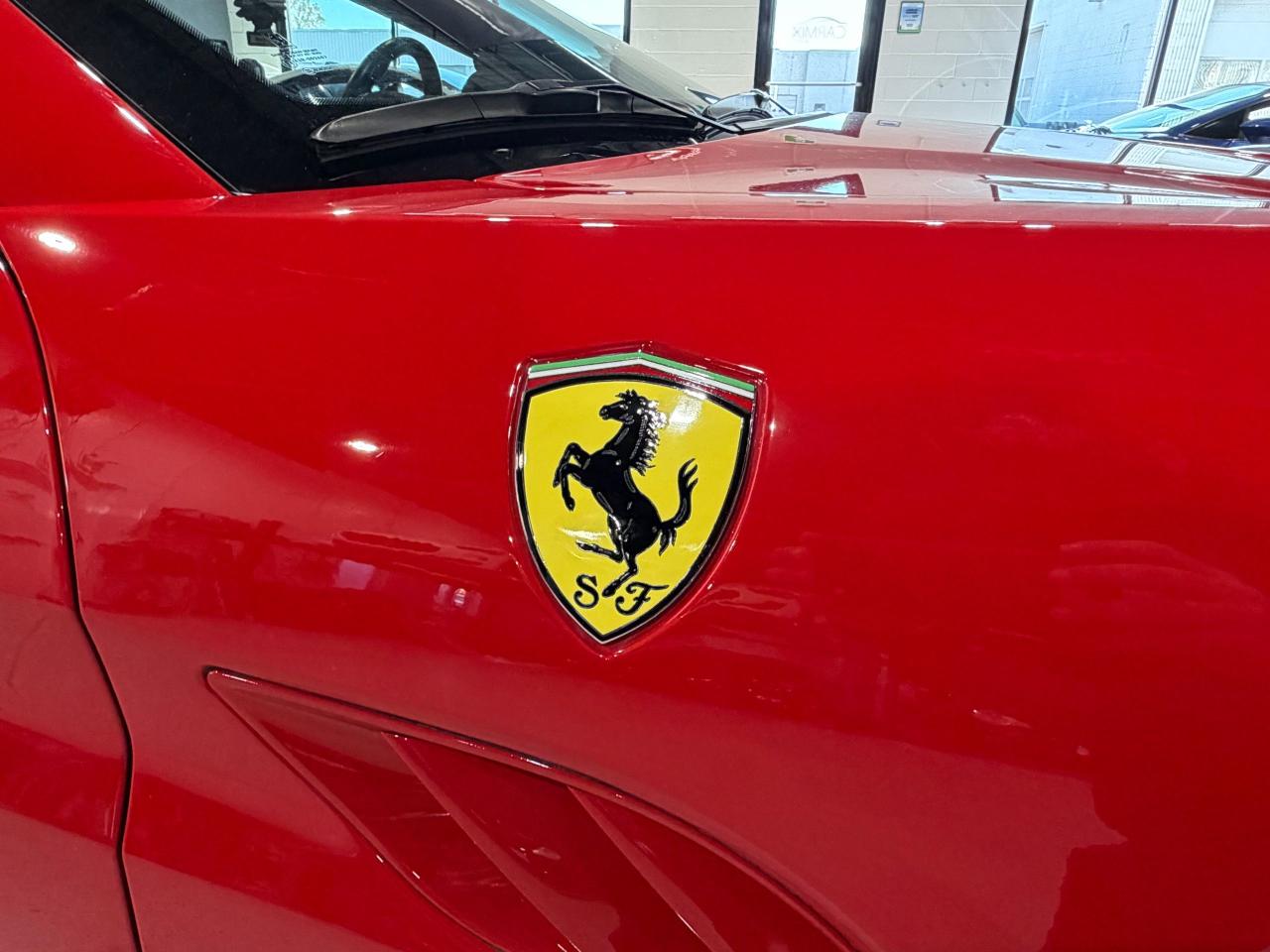 2010 Ferrari California  - Photo #12