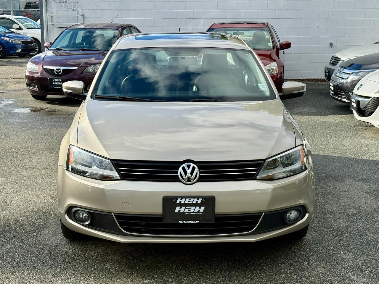 2012 Volkswagen Jetta Highline FINANCING AVAILABLE Photo2