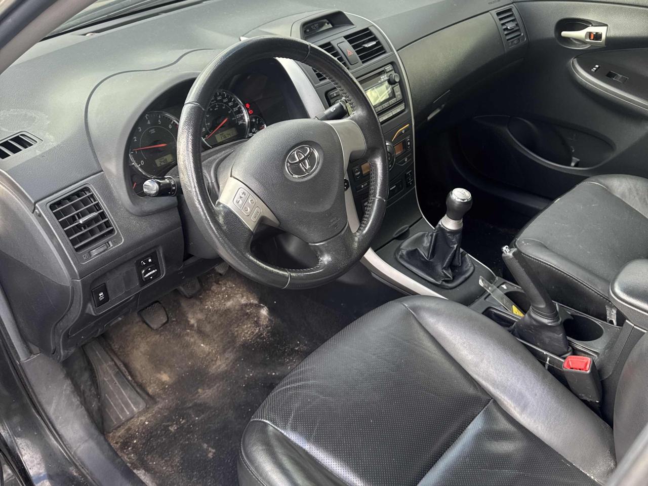 2012 Toyota Corolla 4dr Sdn Man S *1-Owner* Clean CarFax Trade-ins OK! - Photo #8