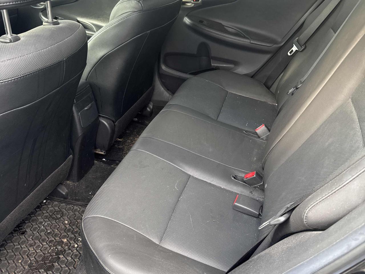 2012 Toyota Corolla 4dr Sdn Man S *1-Owner* Clean CarFax Trade-ins OK! - Photo #10