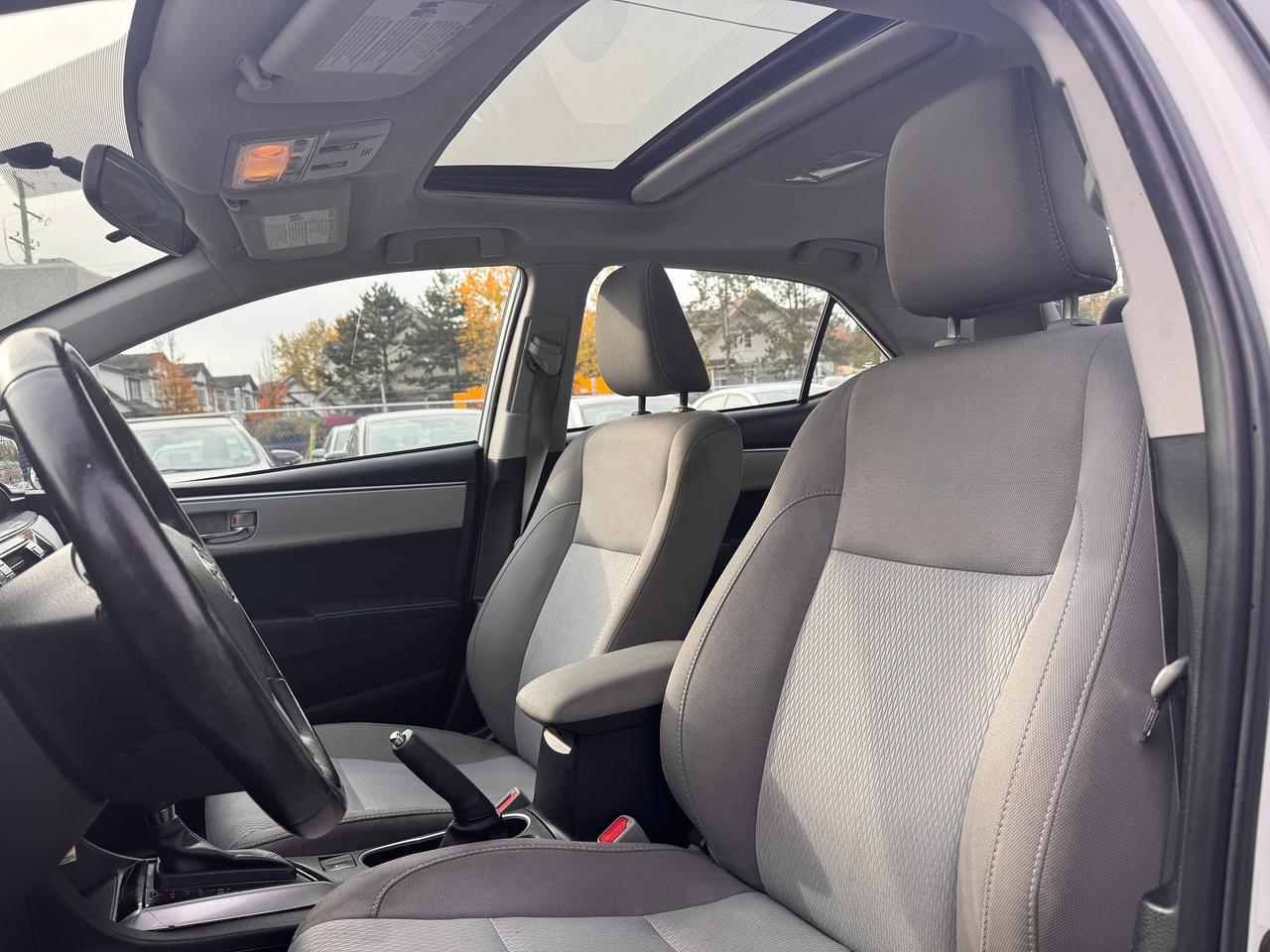 2016 Toyota Corolla FINANCING AVAILABLE Photo9