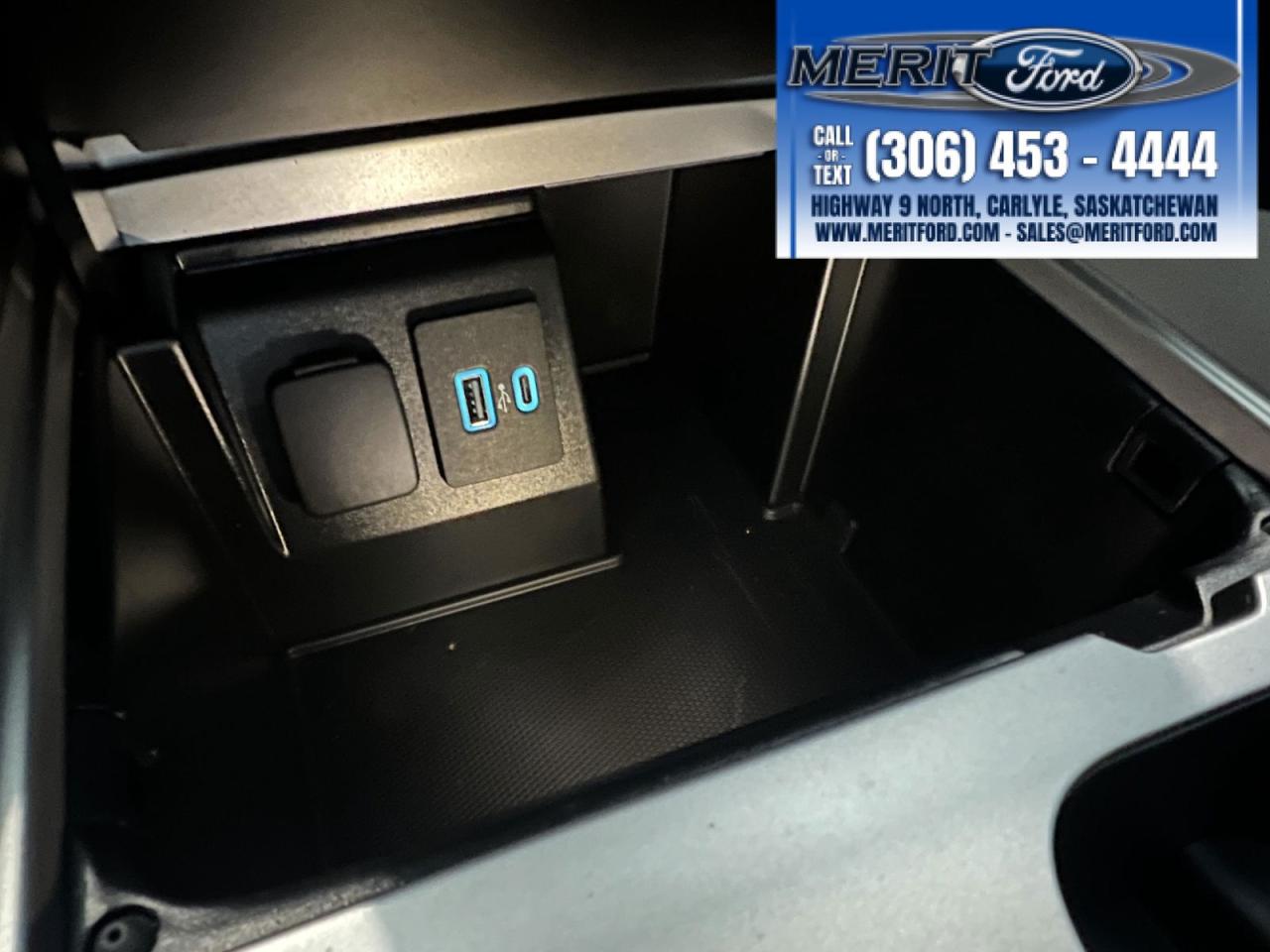 2020 Ford Explorer LIMITED Photo5