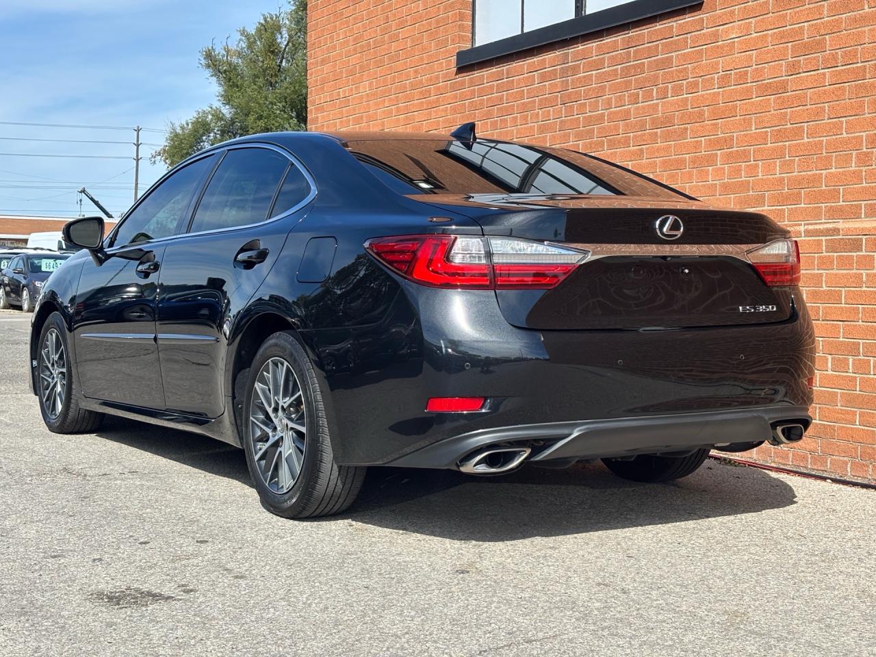 2017 Lexus ES 350 4dr Sdn Photo