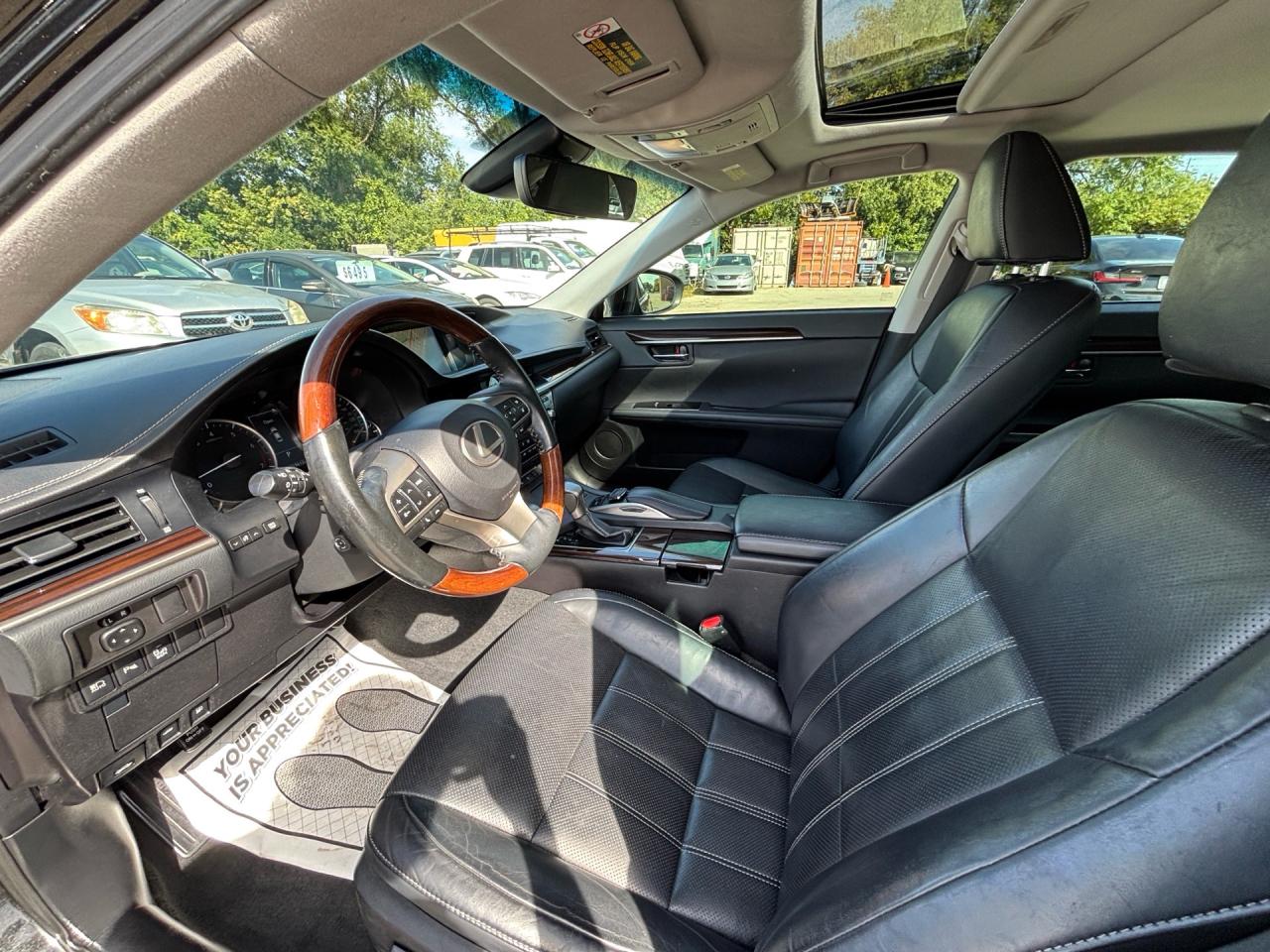 2017 Lexus ES 350 4dr Sdn Photo