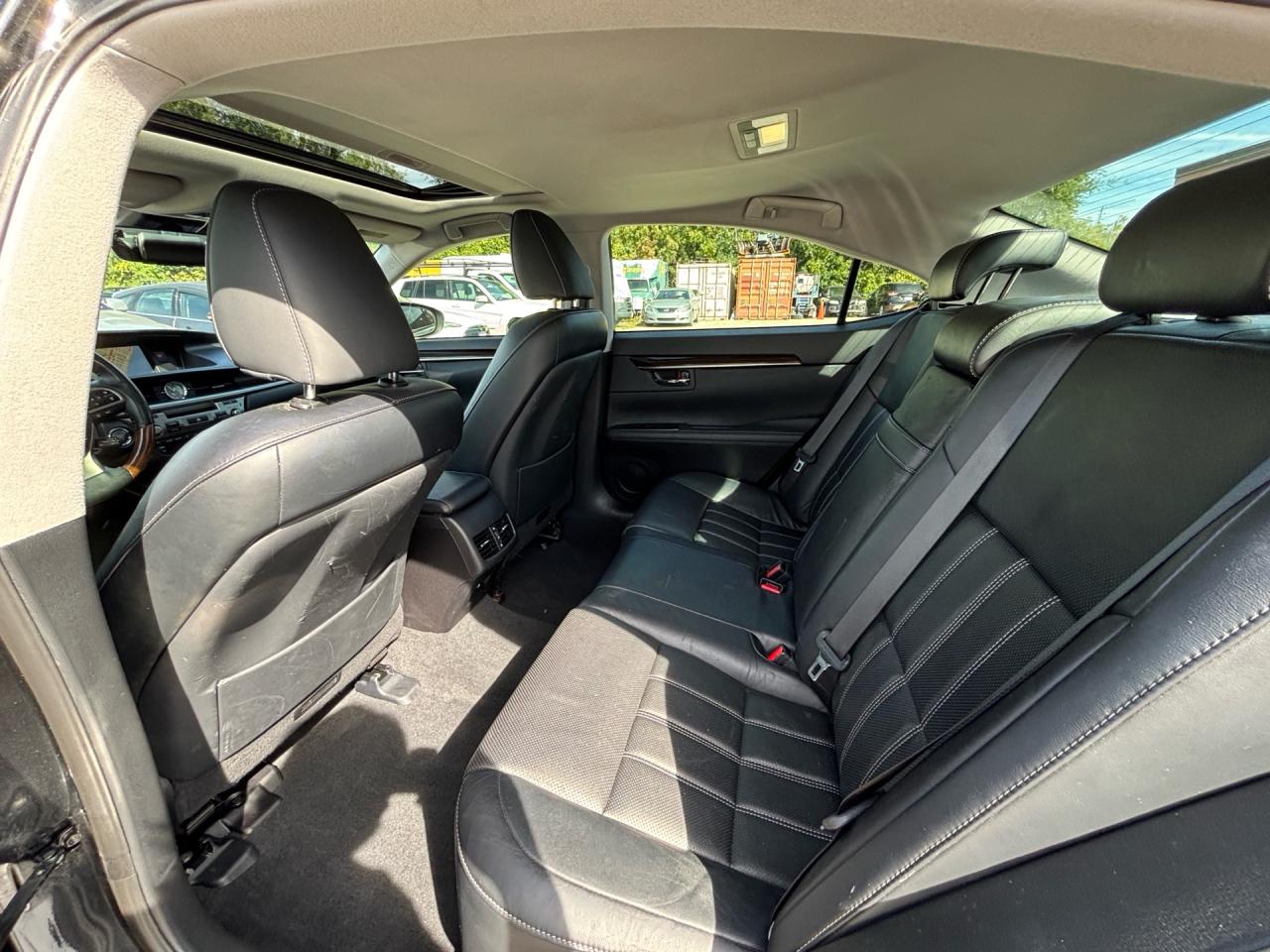 2017 Lexus ES 350 4dr Sdn Photo