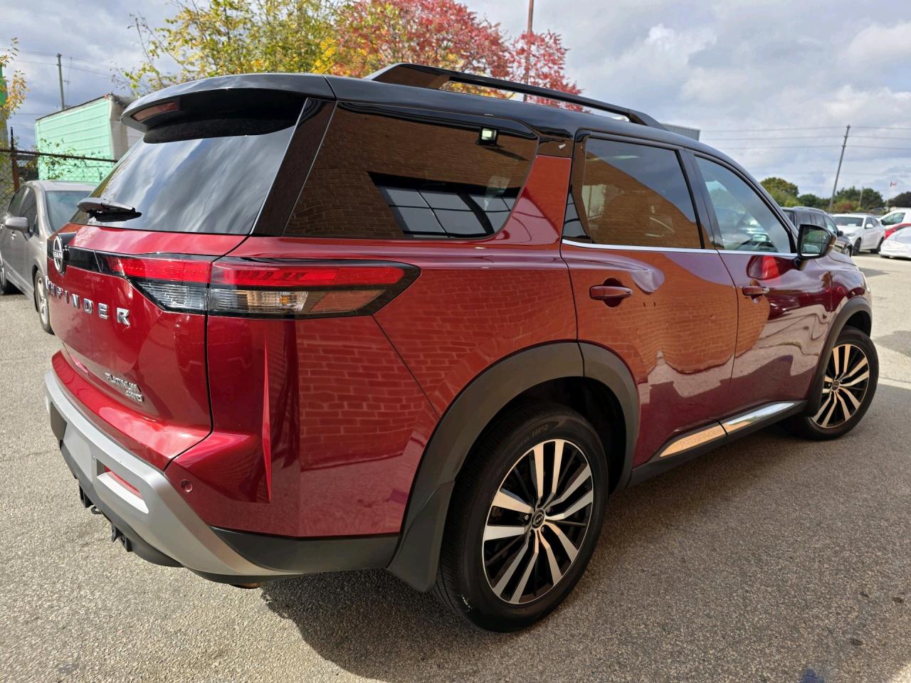 2023 Nissan Pathfinder Platinum 4WD Photo4
