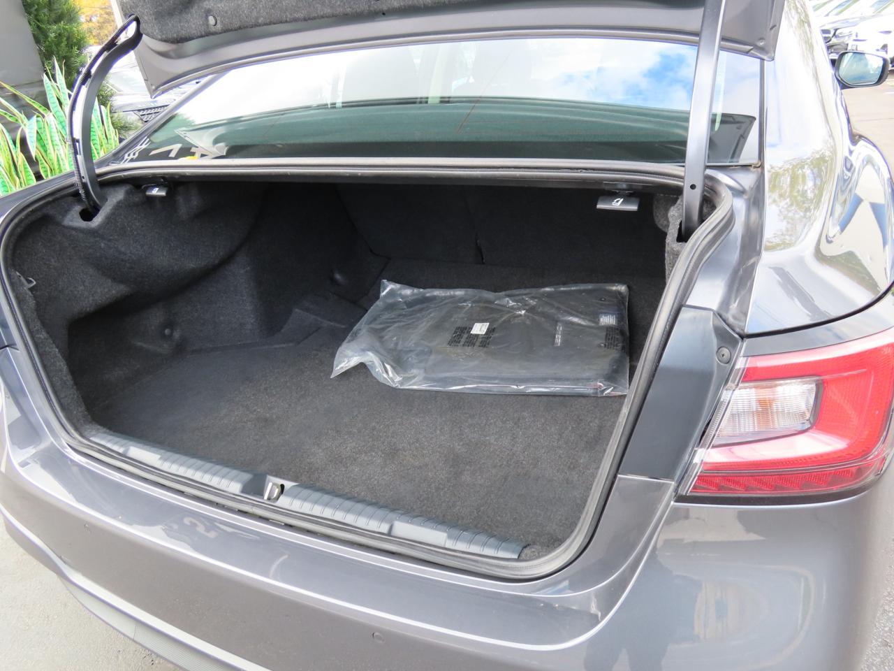 2023 Subaru Legacy TOURING PKG - Blind Spot Monitor - Reverse Camera !!! Photo