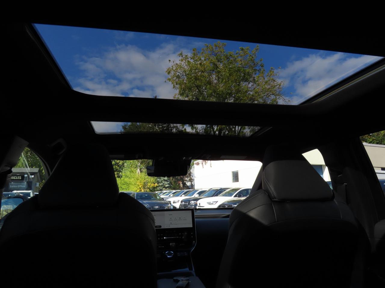 2024 Subaru Solterra W/TECHNOLOGY PACKAGE AWD - Blind Spot Monitor !! Photo