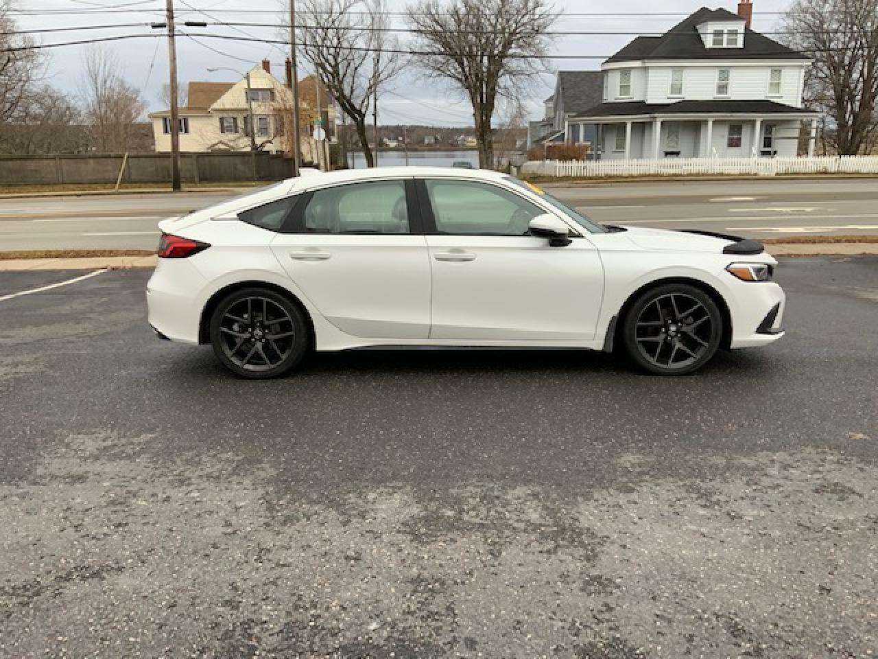 2024 Honda Civic Hatchback Sport Touring Photo4