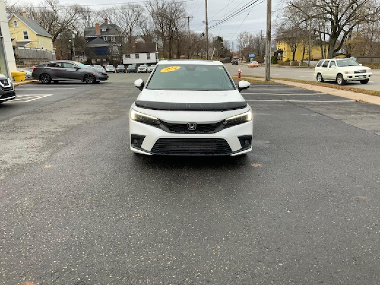 2024 Honda Civic Hatchback Sport Touring Photo2