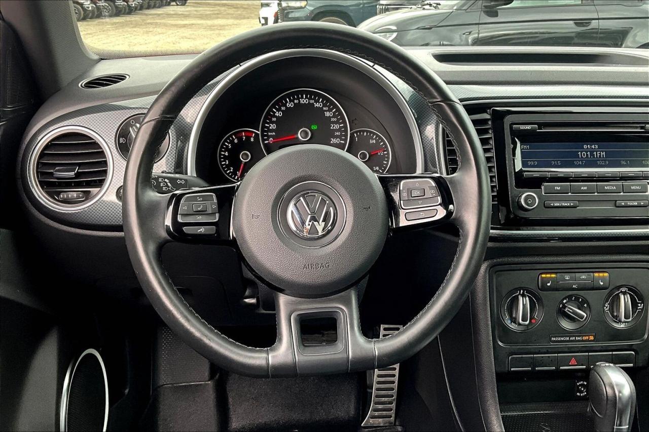 2012 Volkswagen Beetle 2.0T Turbo | Heated Leather | Sunroof | FWD Photo4