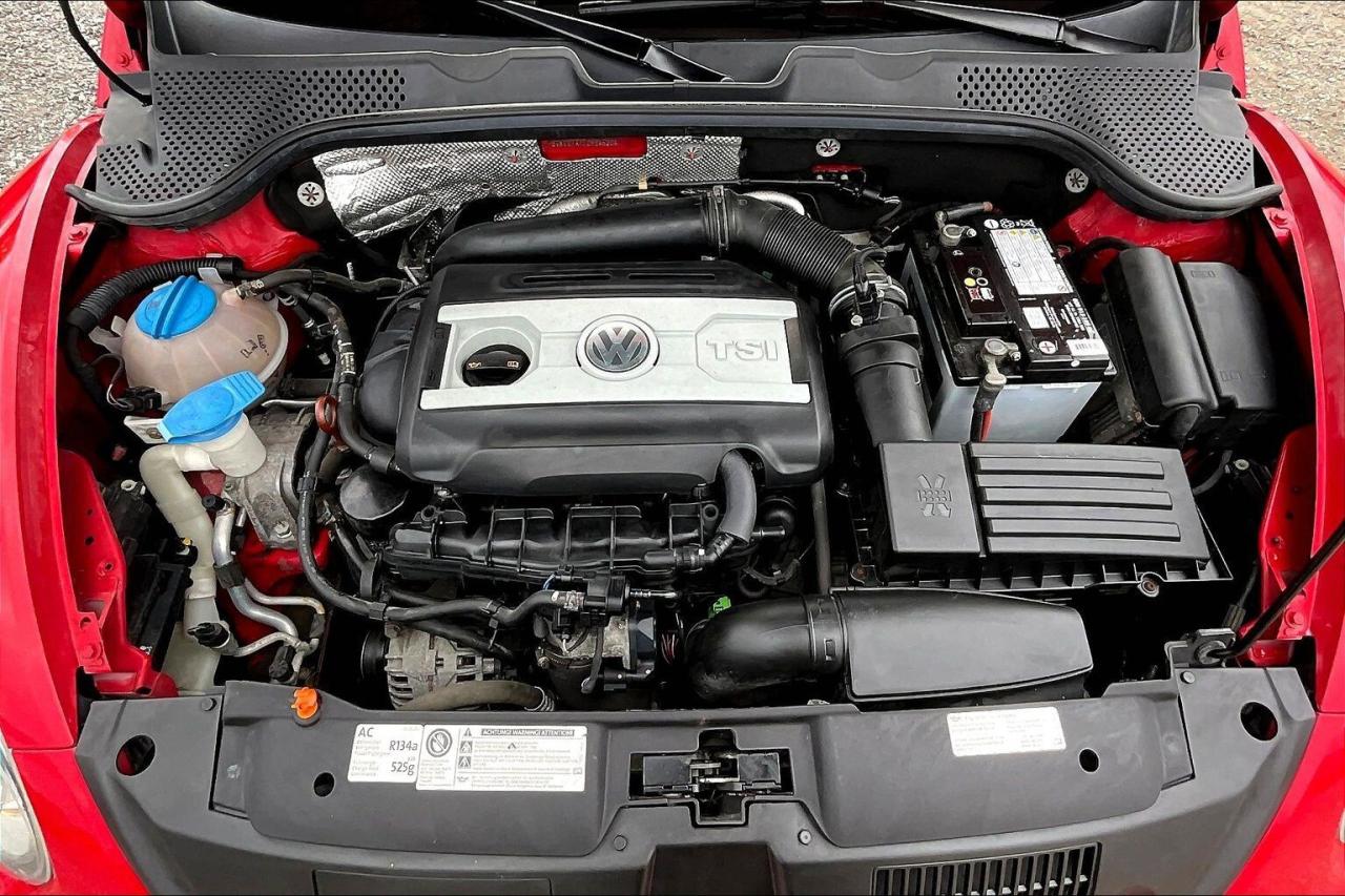 2012 Volkswagen Beetle 2.0T Turbo | Heated Leather | Sunroof | FWD Photo