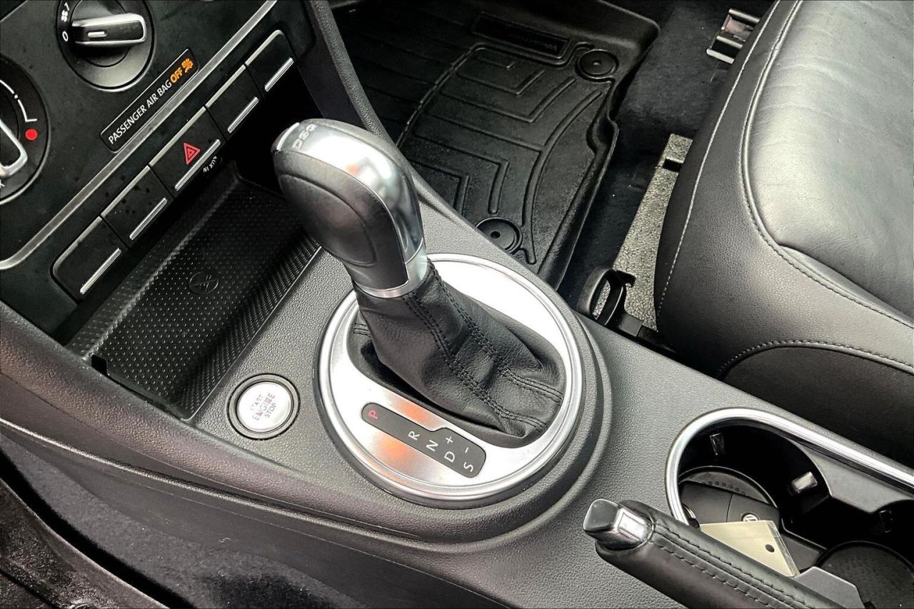 2012 Volkswagen Beetle 2.0T Turbo | Heated Leather | Sunroof | FWD Photo