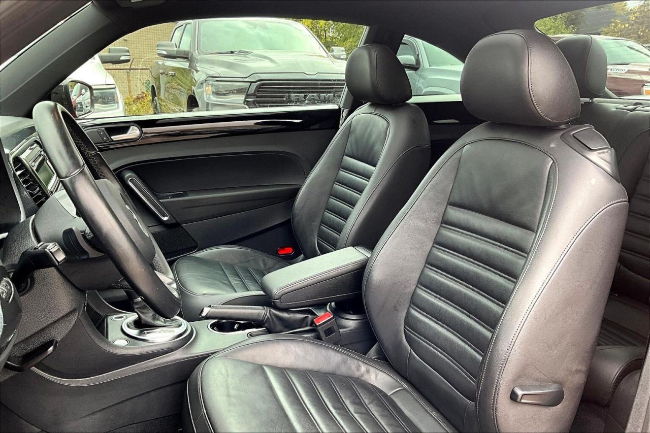 2012 Volkswagen Beetle 2.0T Turbo | Heated Leather | Sunroof | FWD Photo