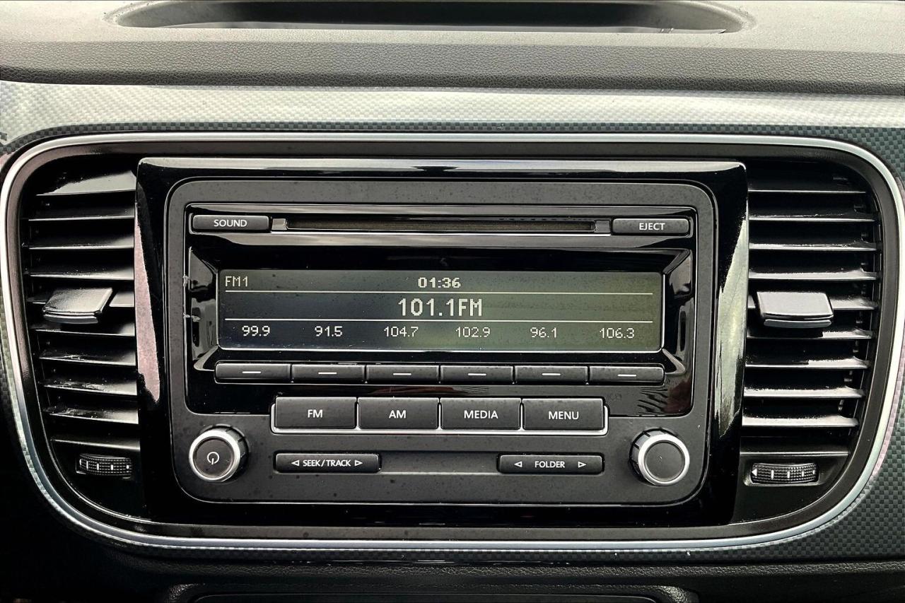 2012 Volkswagen Beetle 2.0T Turbo | Heated Leather | Sunroof | FWD Photo