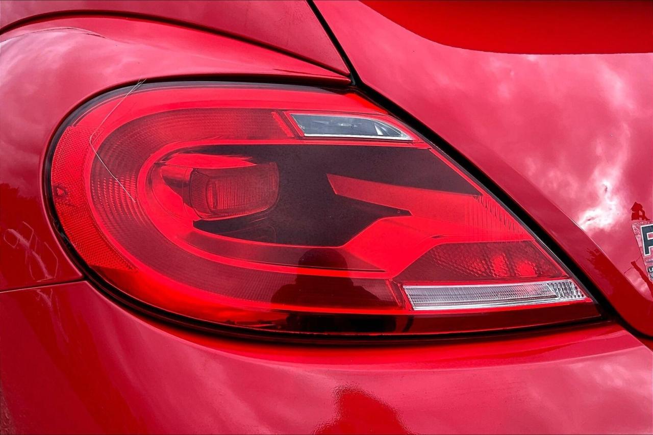 2012 Volkswagen Beetle 2.0T Turbo | Heated Leather | Sunroof | FWD Photo