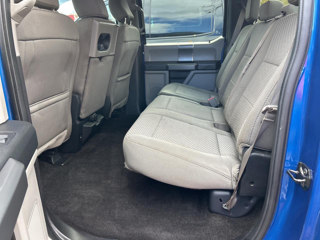 2018 Ford F-150 XLT, CLEAN CARFAX, 6 PASS, 5.0 L V8, BACK UP CAM! - Photo #2