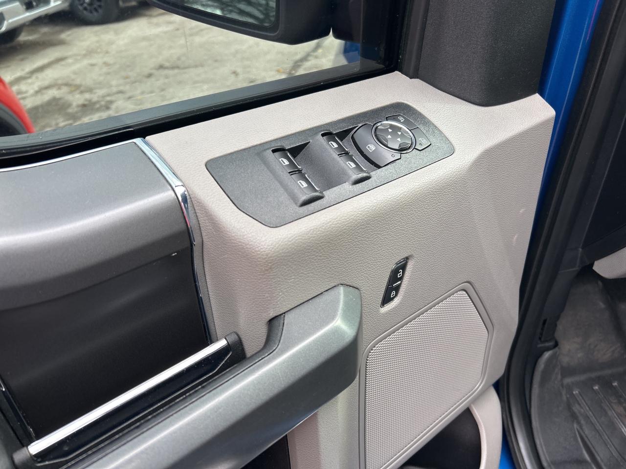 2018 Ford F-150 XLT, CLEAN CARFAX, 6 PASS, 5.0 L V8, BACK UP CAM! - Photo #6