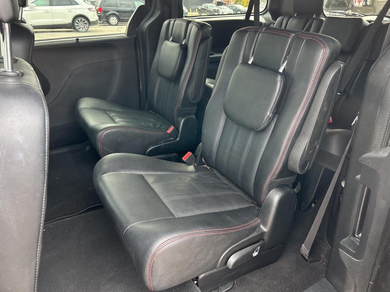 2019 Dodge Grand Caravan GT, POWER DOORS, REMOTE START, CLEAN CARFAX! Photo