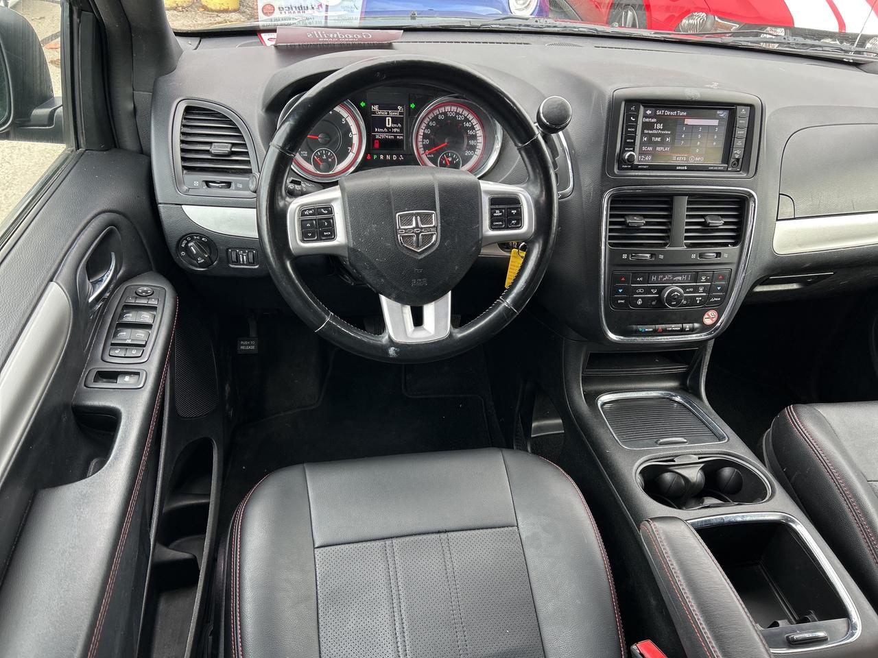 2019 Dodge Grand Caravan GT, POWER DOORS, REMOTE START, CLEAN CARFAX! Photo