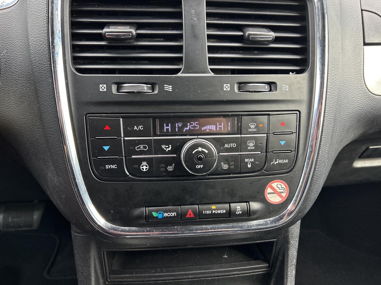 2019 Dodge Grand Caravan GT, POWER DOORS, REMOTE START, CLEAN CARFAX! Photo