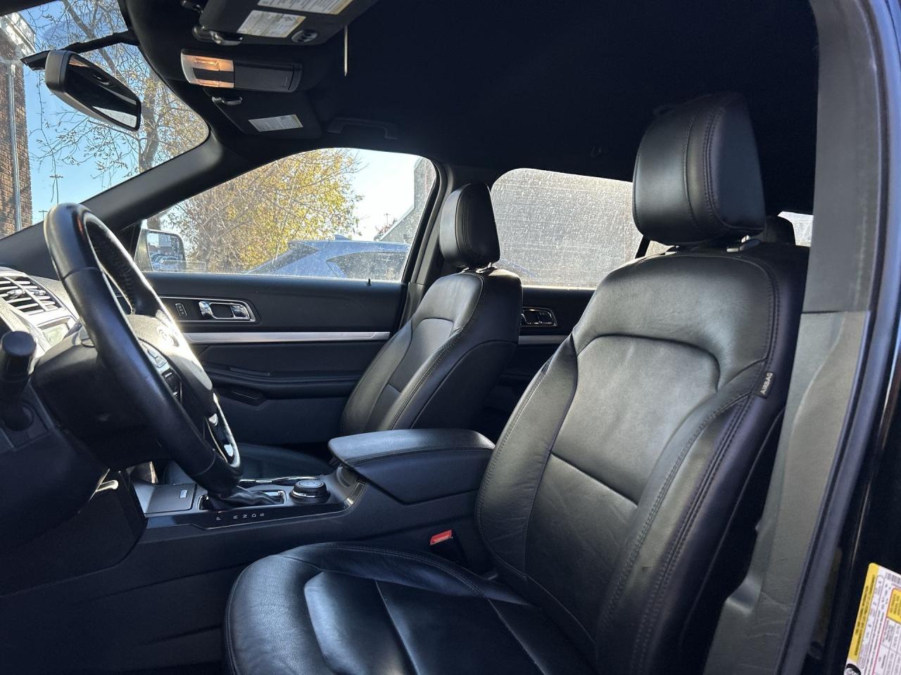 2018 Ford Explorer XLT AWD | LEATHER | LOW KMS | 290HP V6 | 6-PASS Photo