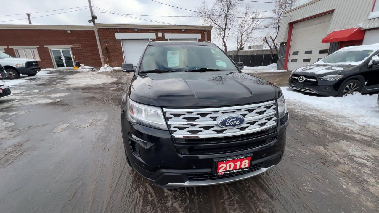 2018 Ford Explorer XLT AWD | LEATHER | LOW KMS | 290HP V6 | 6-PASS Photo2