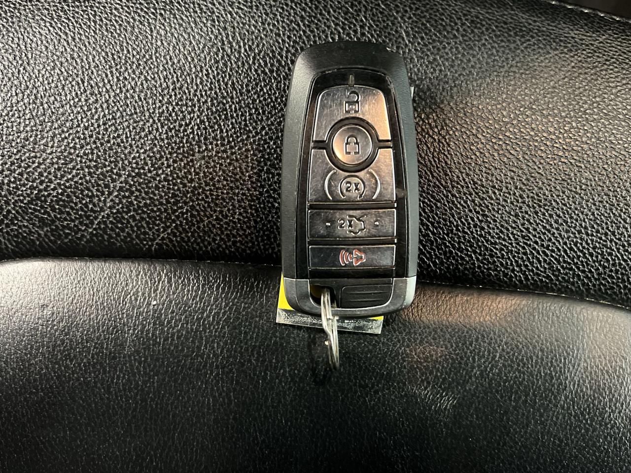 2018 Ford Explorer XLT AWD | LEATHER | LOW KMS | 290HP V6 | 6-PASS Photo