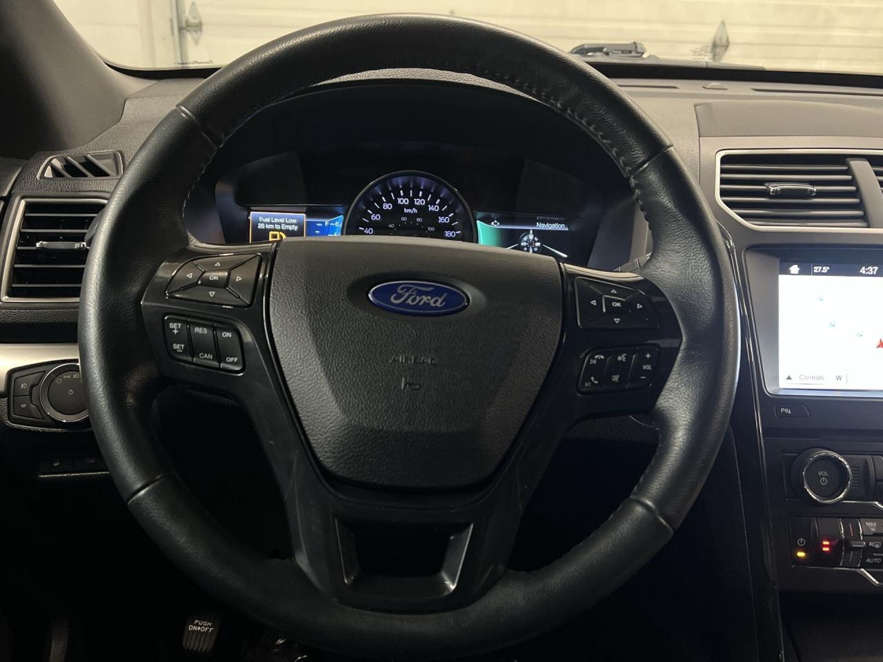 2018 Ford Explorer XLT AWD | LEATHER | LOW KMS | 290HP V6 | 6-PASS Photo