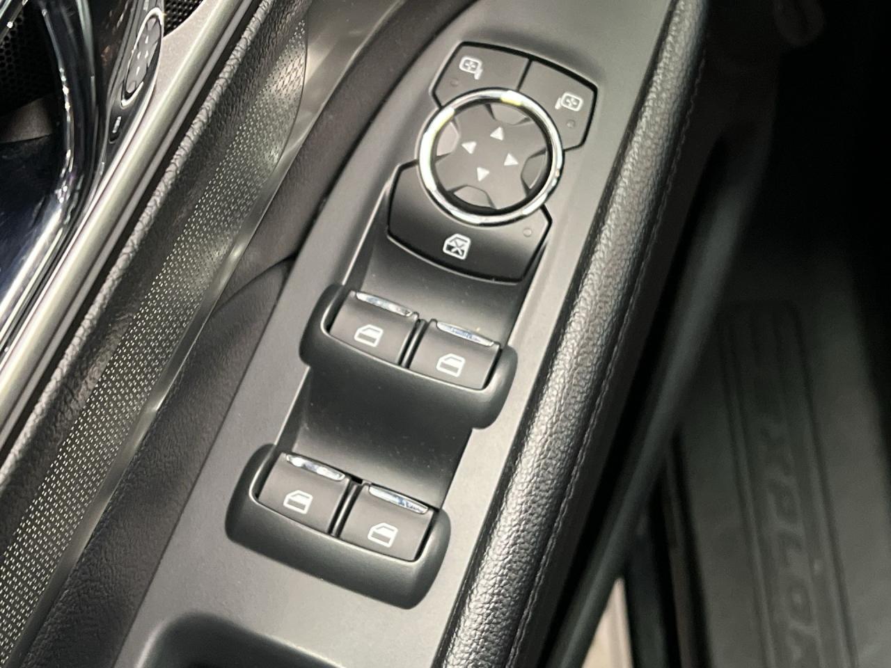 2018 Ford Explorer XLT AWD | LEATHER | LOW KMS | 290HP V6 | 6-PASS Photo