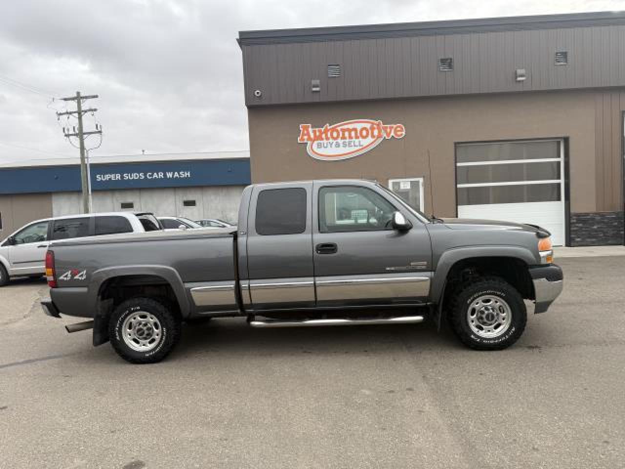 2002 GMC Sierra 2500 HD SLT EXT. CAB SHORT B