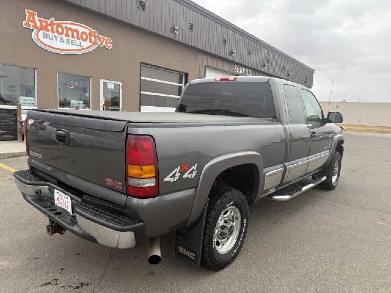 2002 GMC Sierra 2500 HD SLT EXT. CAB SHORT B - Photo #5