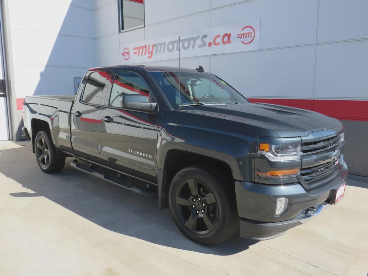 Used 2017 Chevrolet Silverado 1500 LT (**CLEAN TITLE/NO ACCIDENTS**SAFETY/CERTIFIED**REMOTE START**TRAILER HITCH**RUNNING BOARDS**BRAKE CONTROLLER**ALLOY RIMS**FOG LIGHTS**FRONT TOW HOOKS**HEATED SEATS**POWER SEATS**DIGITAL TOUCHSCREEN**REVERSE CAMERA**WIRELESS PHONE CHARGING**DUAL CLIMATE for sale in Tillsonburg, ON