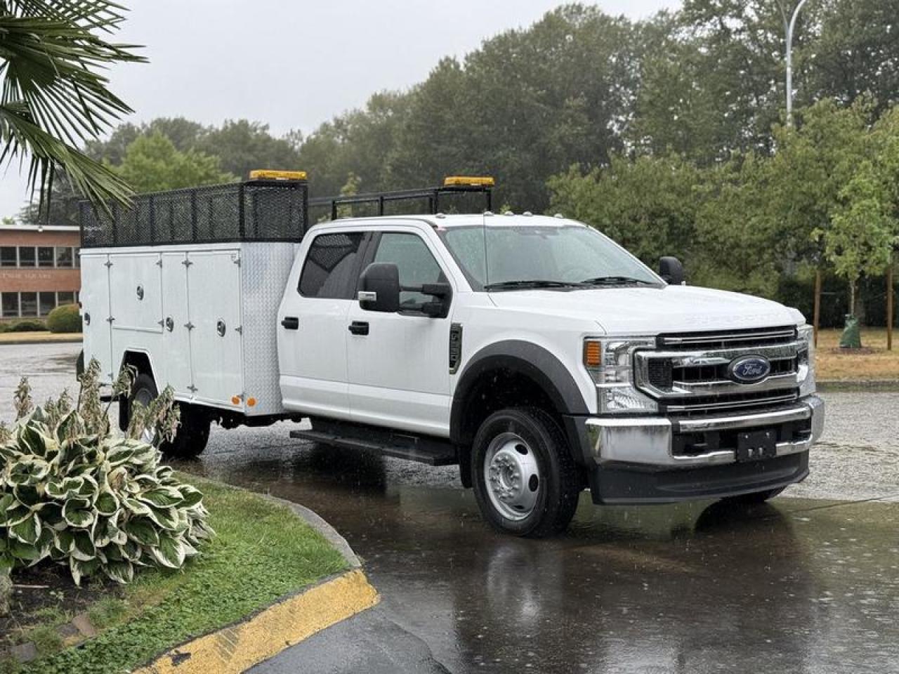 Used 2020 Ford F-550 XLT Crew Cab 4x4 Service Truck for sale in Burnaby, BC