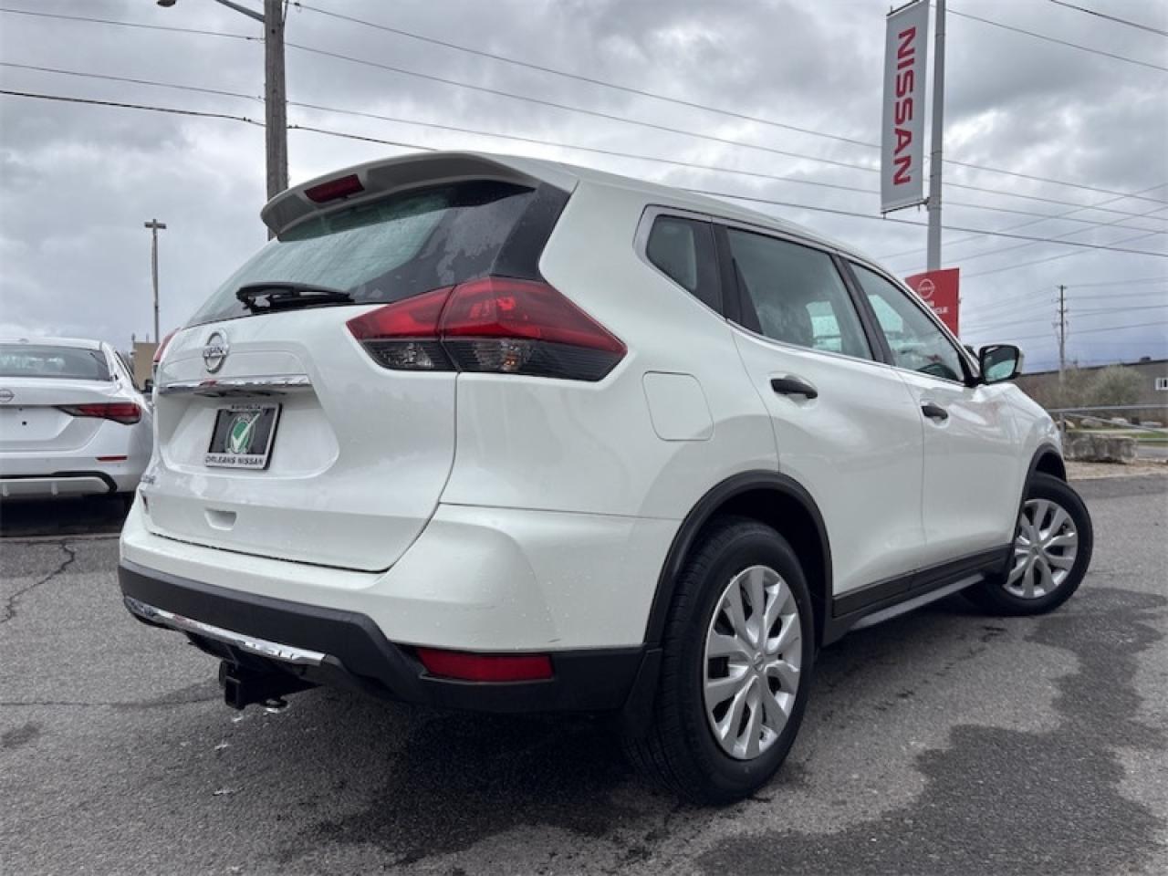 2018 Nissan Rogue S  Fresh Trade-in, Clean CARFAX Photo4