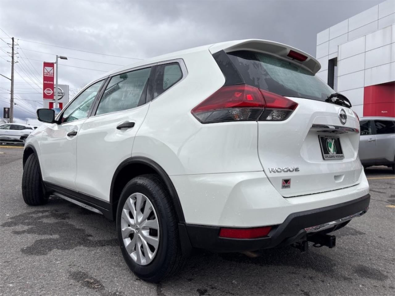 2018 Nissan Rogue S  Fresh Trade-in, Clean CARFAX Photo2