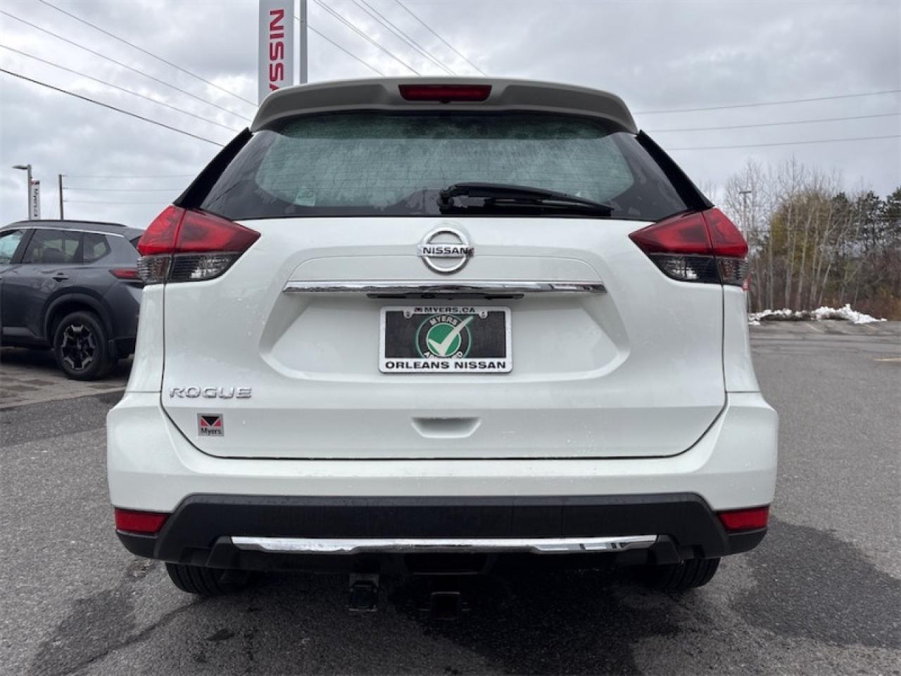 2018 Nissan Rogue S  Fresh Trade-in, Clean CARFAX Photo3